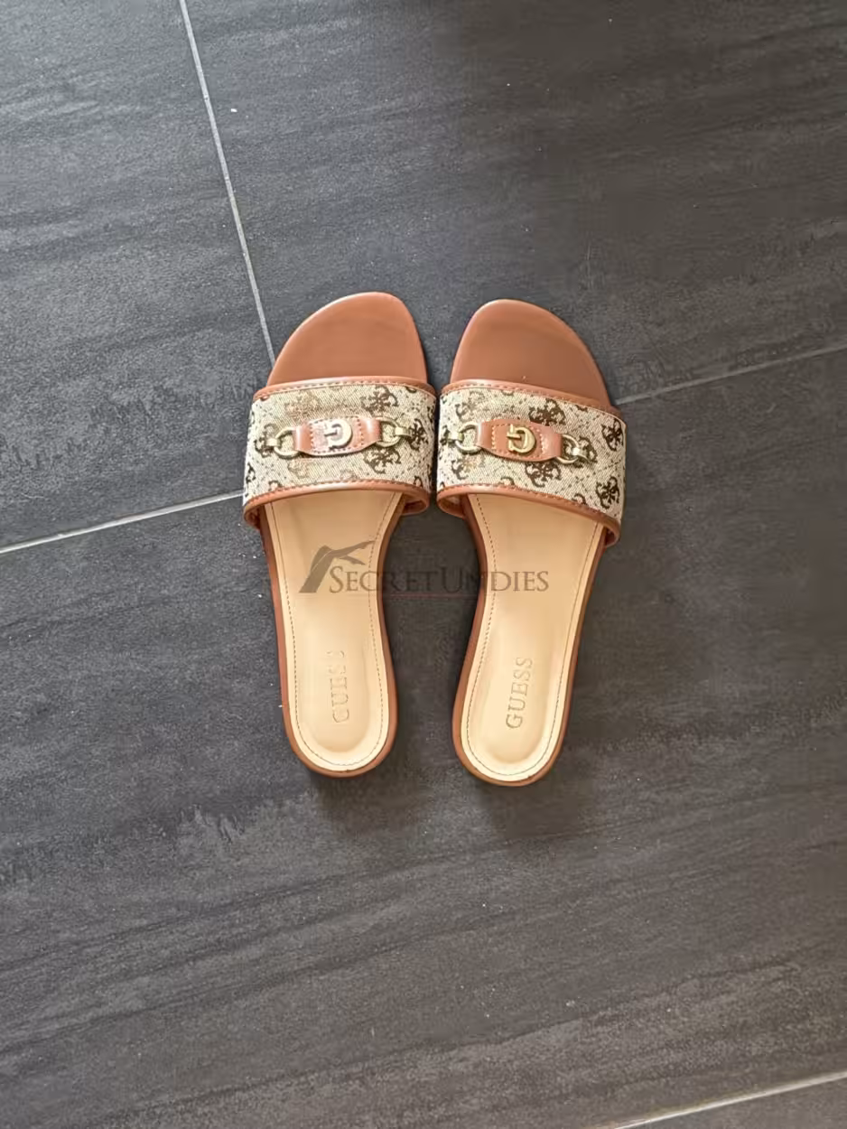 2 Jahre barfuß getragen: Meine originalen Guess Luxus-Sandalen ☀️🔥 4 2 Jahre barfuß getragen: Meine originalen Guess Luxus-Sandalen ☀️🔥 – Bild 5