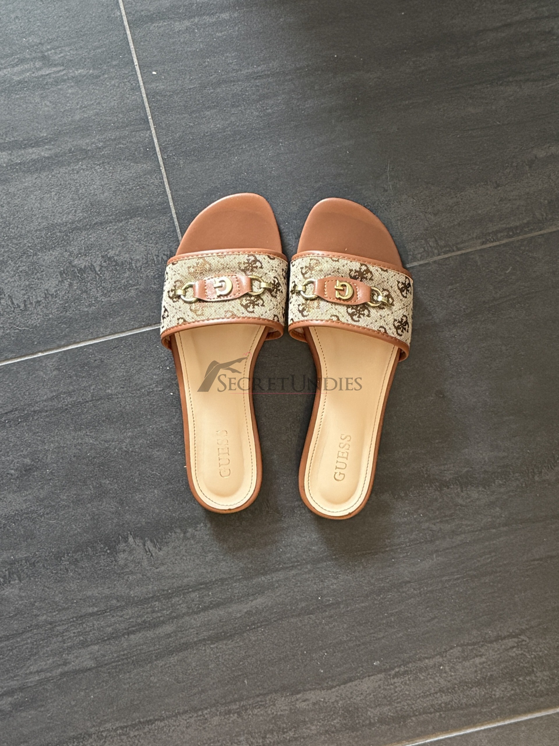 2 Jahre barfuß getragen: Meine originalen Guess Luxus-Sandalen ☀️🔥 4 2 Jahre barfuß getragen: Meine originalen Guess Luxus-Sandalen ☀️🔥 – Bild 5