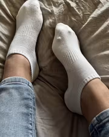 Kategorie getragene Jeans & Hosen kaufen 3 Weiße Sneaker-Socken aus meinem Alltag - frisch für dich getragen