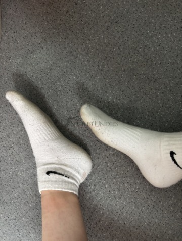 Weiße Nike Sochen-3 dias getragen