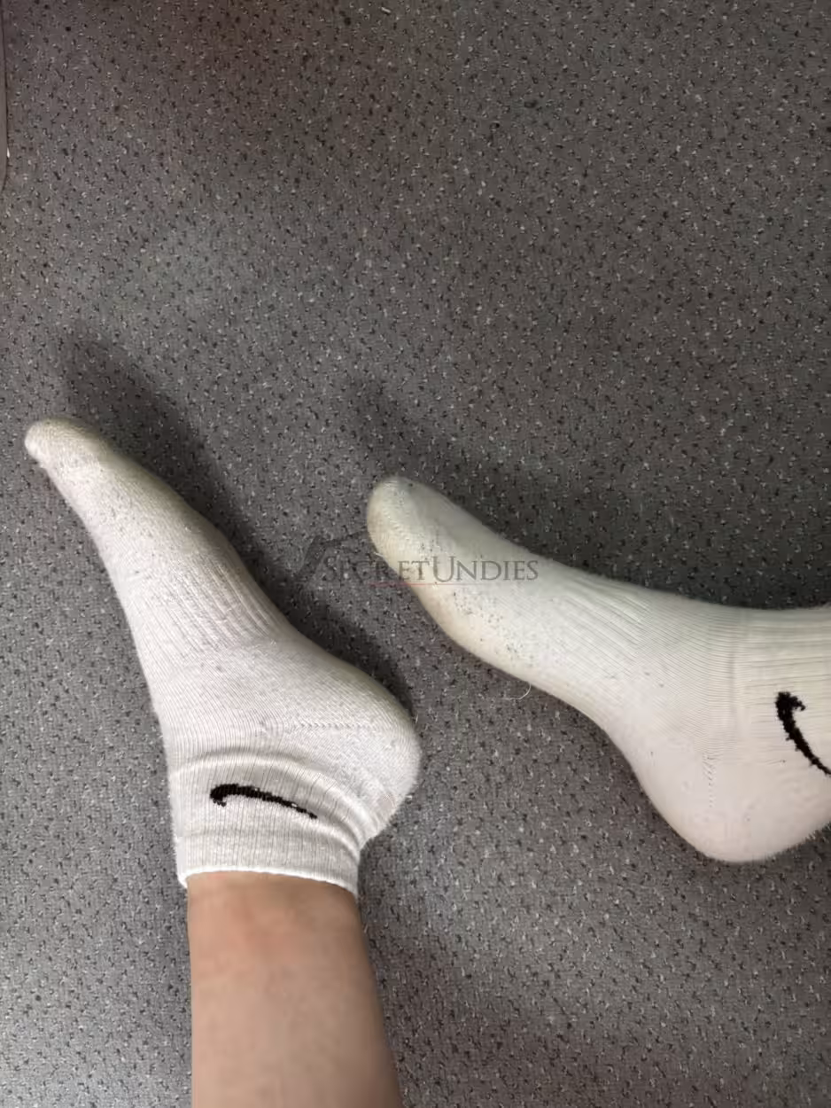 Weiße Nike Sochen-3 Tage getragen