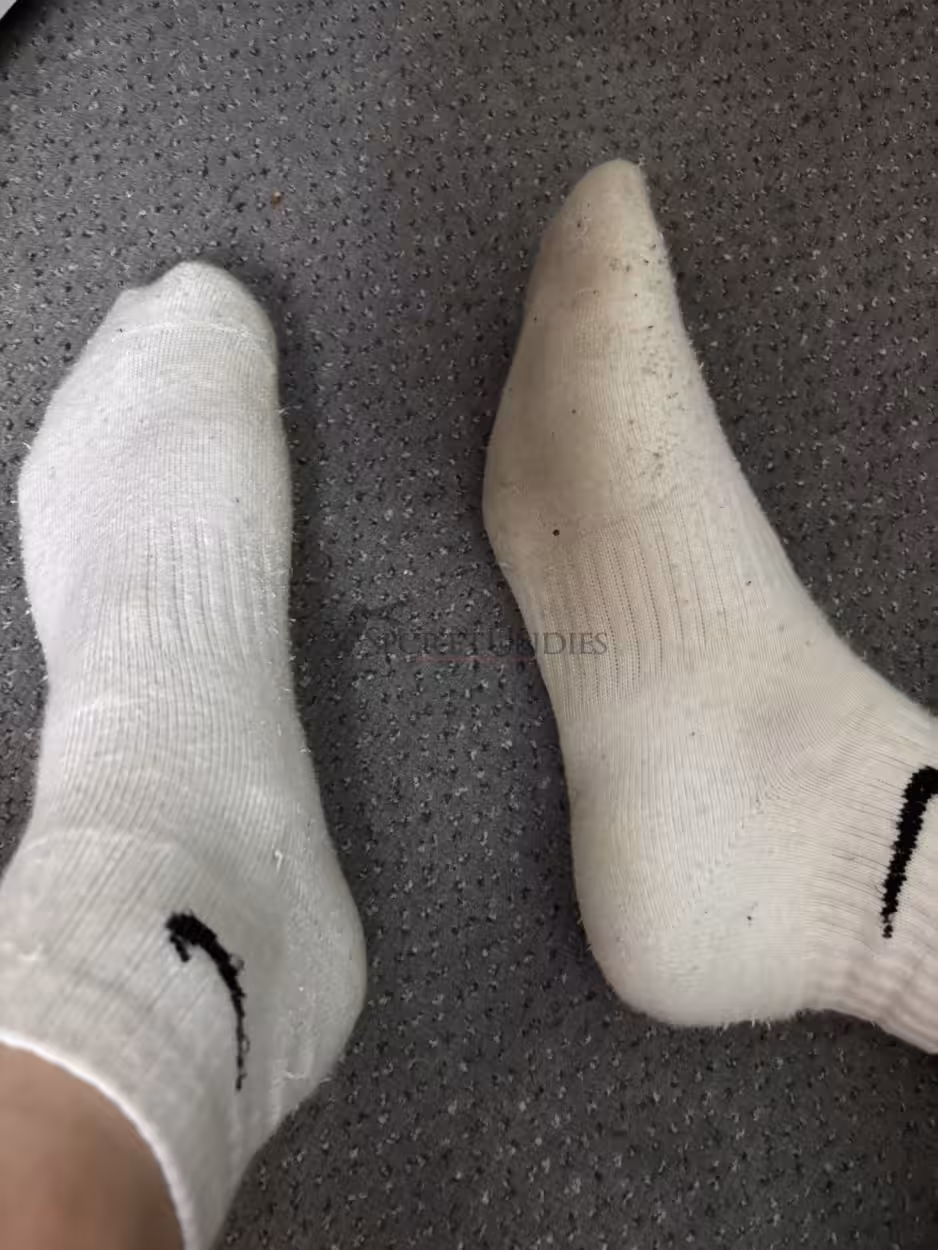 Weiße Nike Sochen-3 Tage getragen – Bild 3