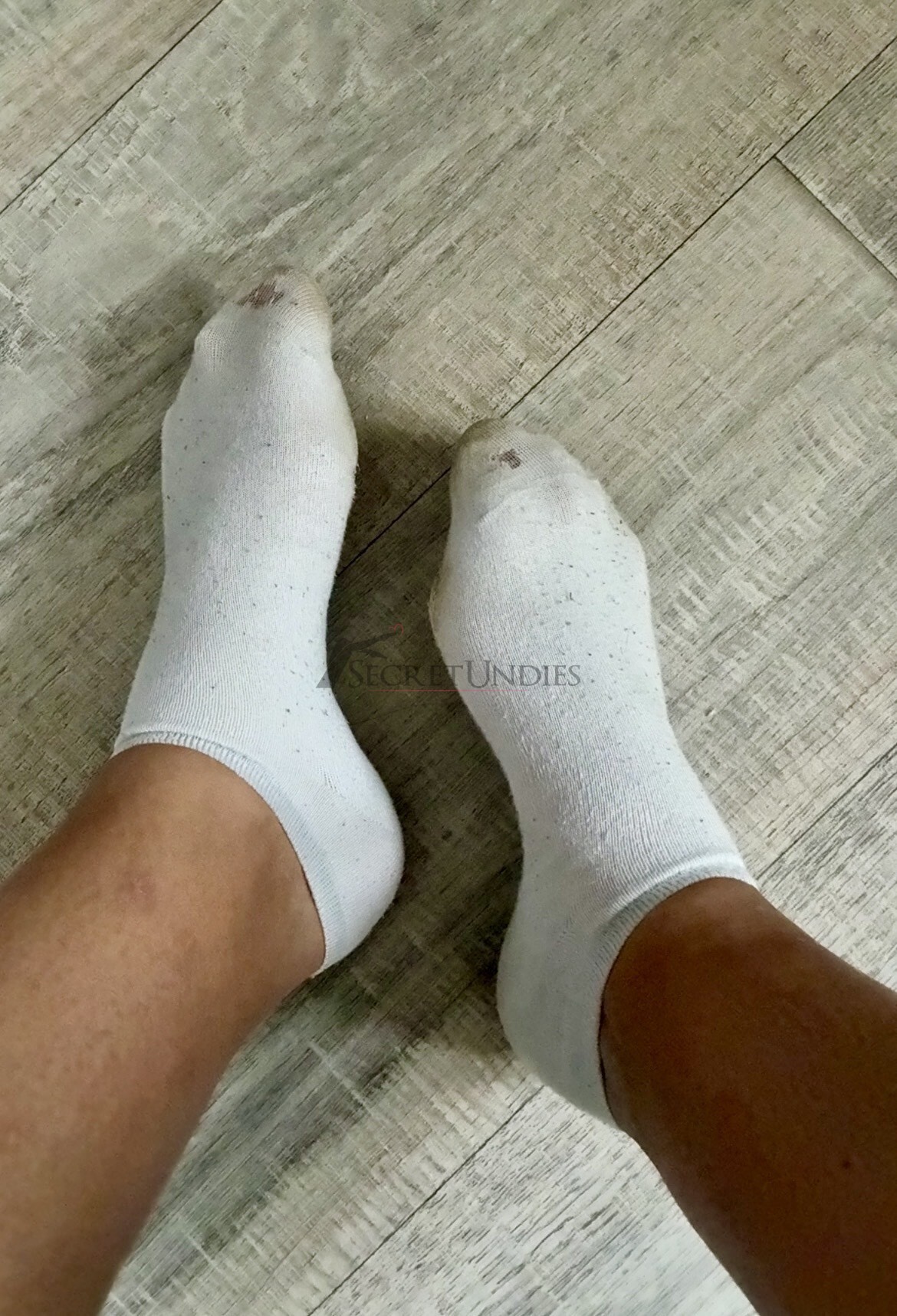 Used Sneakersocken - sehr intensiv riechend | 39-42 Damen | 2 Tage getragen | stark verschwitzt & kaputt getragen 4 Used Sneakersocken - sehr intensiv riechend | 39-42 Damen | 2 Tage getragen | stark verschwitzt & kaputt getragen – Bild 4