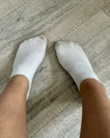 Used Sneakersocken - sehr intensiv riechend | 39-42 Damen | 2 Tage getragen | stark verschwitzt & kaputt getragen