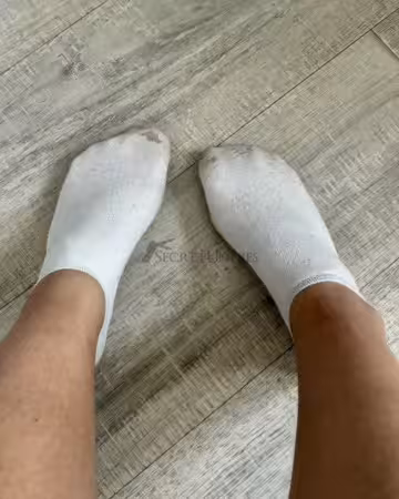 Kategorie Getragene Strümpfe kaufen: Authentische Produkte 37 Used Sneakersocken - sehr intensiv riechend | 39-42 Damen | 2 Tage getragen | stark verschwitzt & kaputt getragen