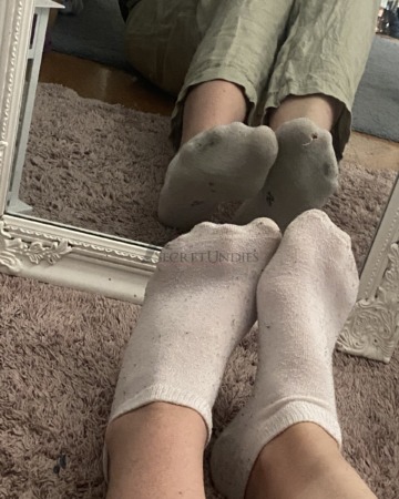 ✨ Velvet Whisper – 48h Cozy Socks mit meinem Signature Duft✨