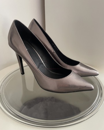 Pumps metallic
