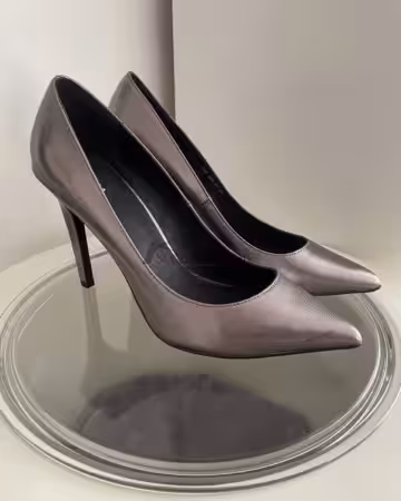 Pumps metallic