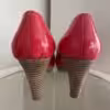 rote Pumps, getragen