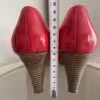 rote Pumps, getragen