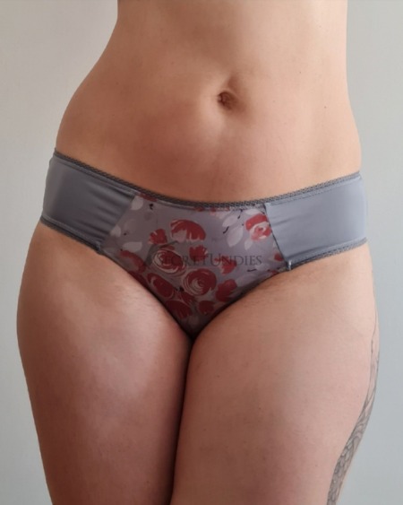 Lovely Rio Slip 'Dora' Silbergrau mit Rosen- Sweet, Broken in