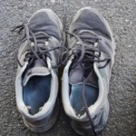 Viel getragene Wanderschuhe