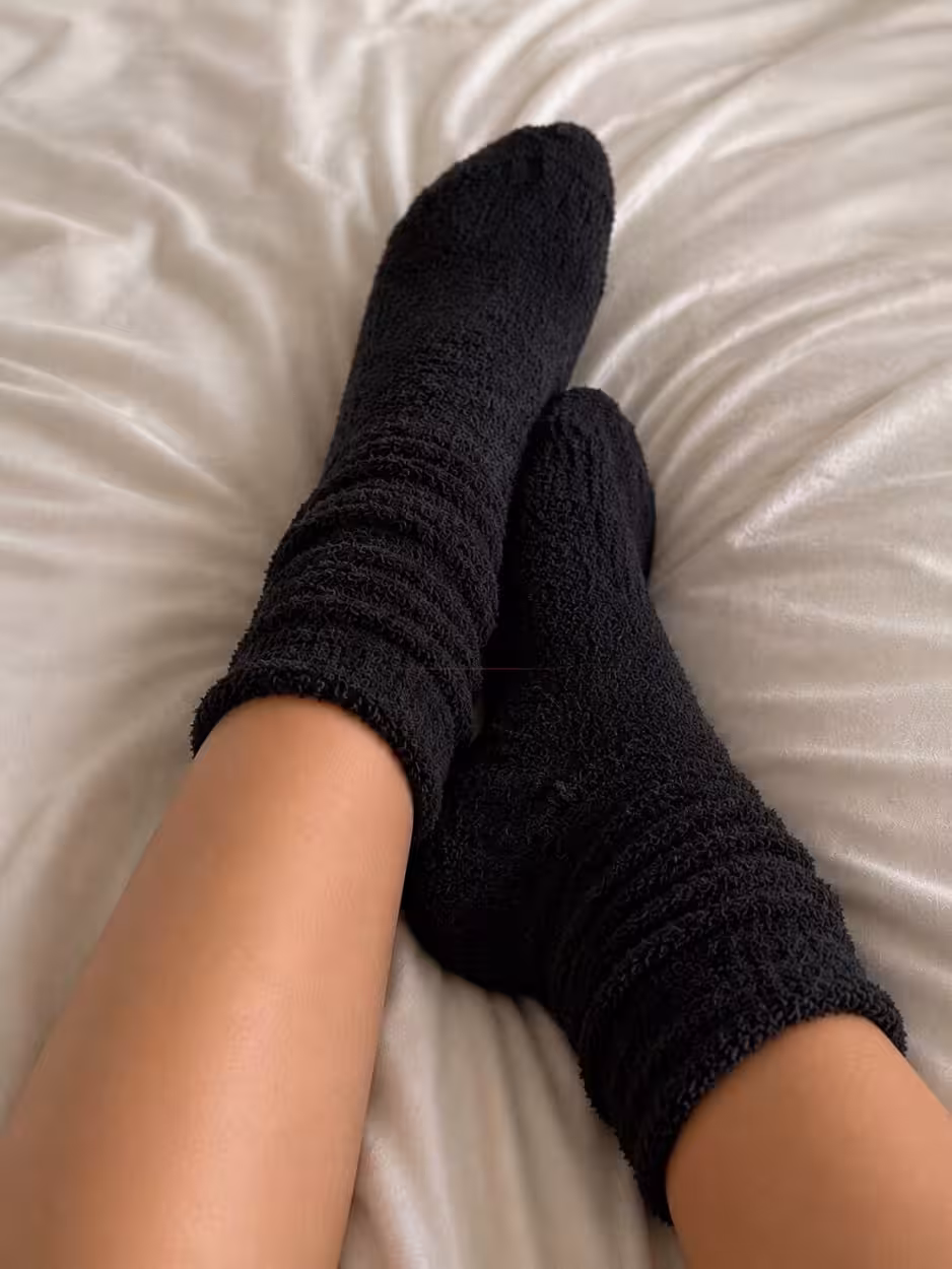 Schwarze Kuschelsocken – 2 Tage getragen – Bild 3