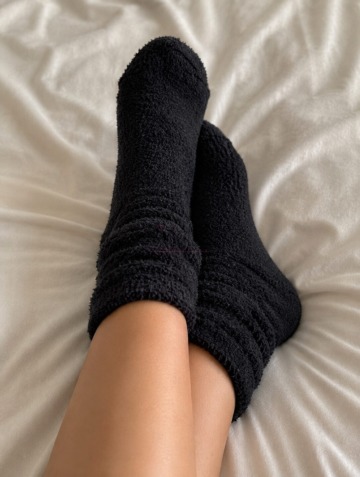 Schwarze Kuschelsocken – 2 Tage getragen