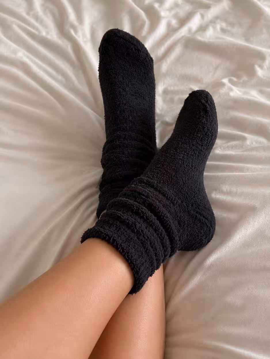 Schwarze Kuschelsocken – 2 Tage getragen – Bild 2
