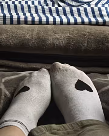 2 Tage getragene Socken. 16 std in Schuhen.
