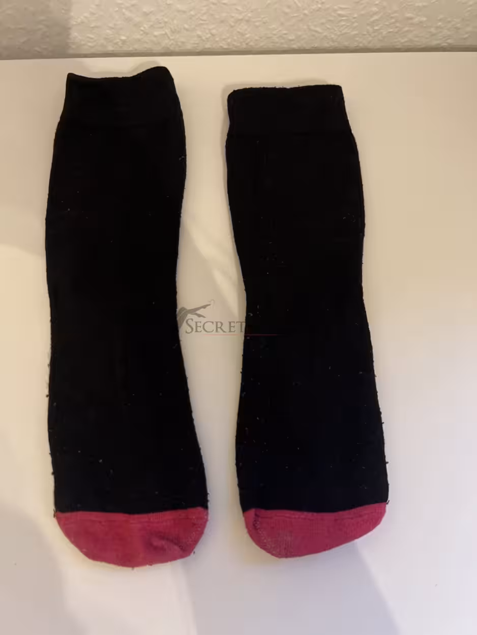 Verschieden farbige Socken - mind. 2 Tage getragen – Bild 3