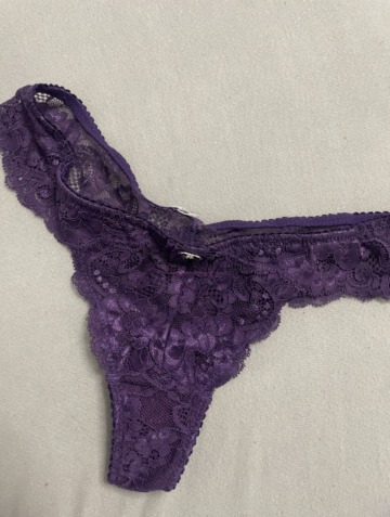 Lila Spitzen- Tanga- 2 Tage getragen