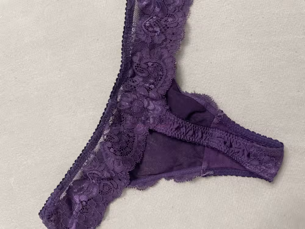 Lila Spitzen- Tanga- 2 Tage getragen – Bild 2