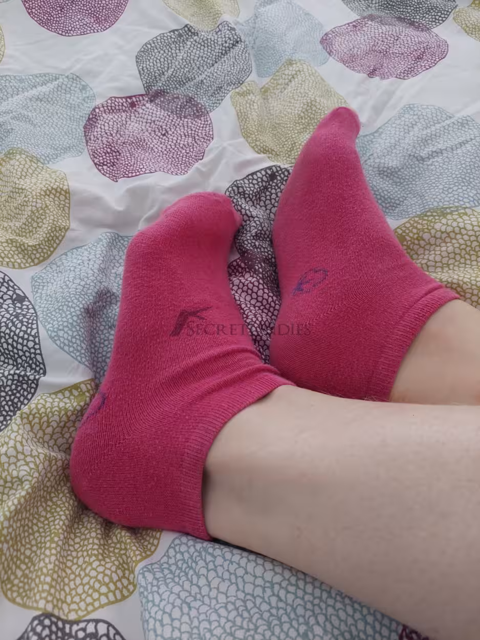 Pinke Sportsocken, drei Mal getragen – Bild 2