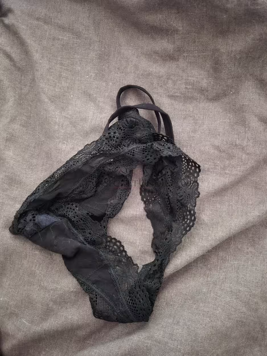 Schwarzer Tanga – Bild 2