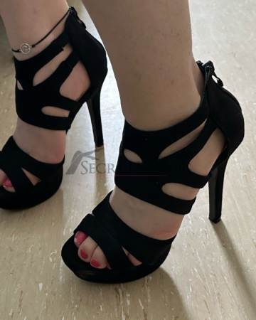 Offene schwarze High Heels
