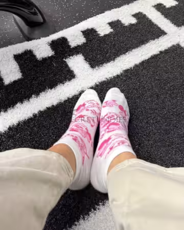 Kategorie getragene Jeans & Hosen kaufen 11 Micky Maus Socken im Gym getragen 🩷🤍