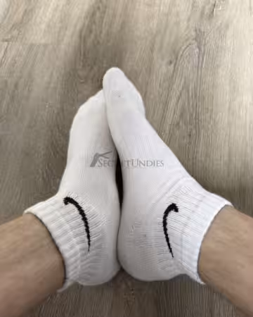Kategorie getragene Jeans & Hosen kaufen 13 Nike Socken 3 Tage getragen