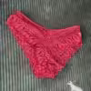 Rotes Spitzenhöschen