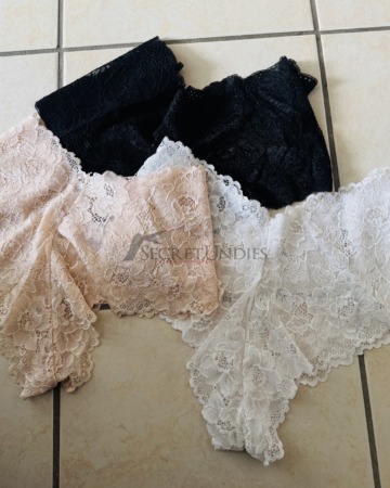Panties, Slips, Strings (verschiede Arten je nach Wunsch)