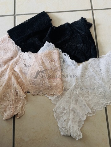 Panties, Slips, Strings (verschiede Arten je nach Wunsch)