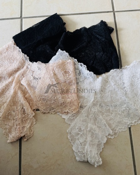 Panties, Slips, Strings (verschiede Arten je nach Wunsch)