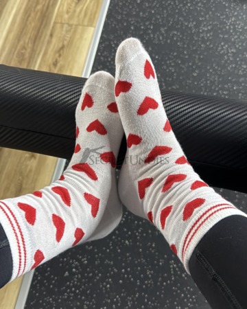 Herz-Design Socken im Gym getragen ❤️🤍