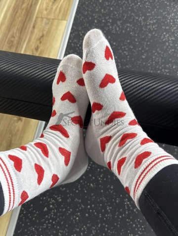 Herz-Design Socken im Gym getragen ❤️🤍