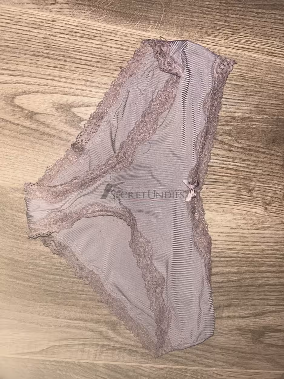 Tanga in Rosa 2 Tage getragen.