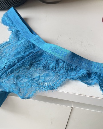 blauer Spitzen Tanga/ String 💙