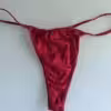 💋 Roter Satin-String