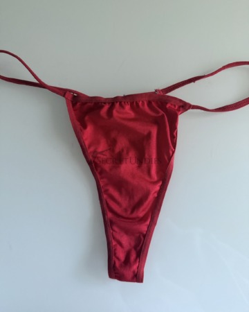 💋 Roter Satin-String