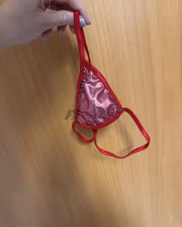 Kategorie getragene Jeans & Hosen kaufen 17 Roter String- 2Tage getragen