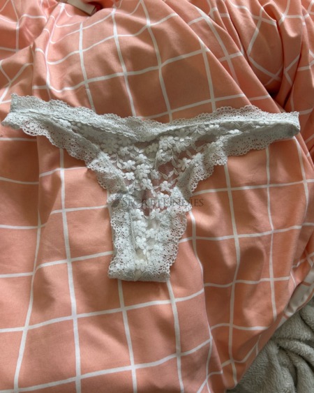White Blossom – Spitzen-String in Weiß🤍