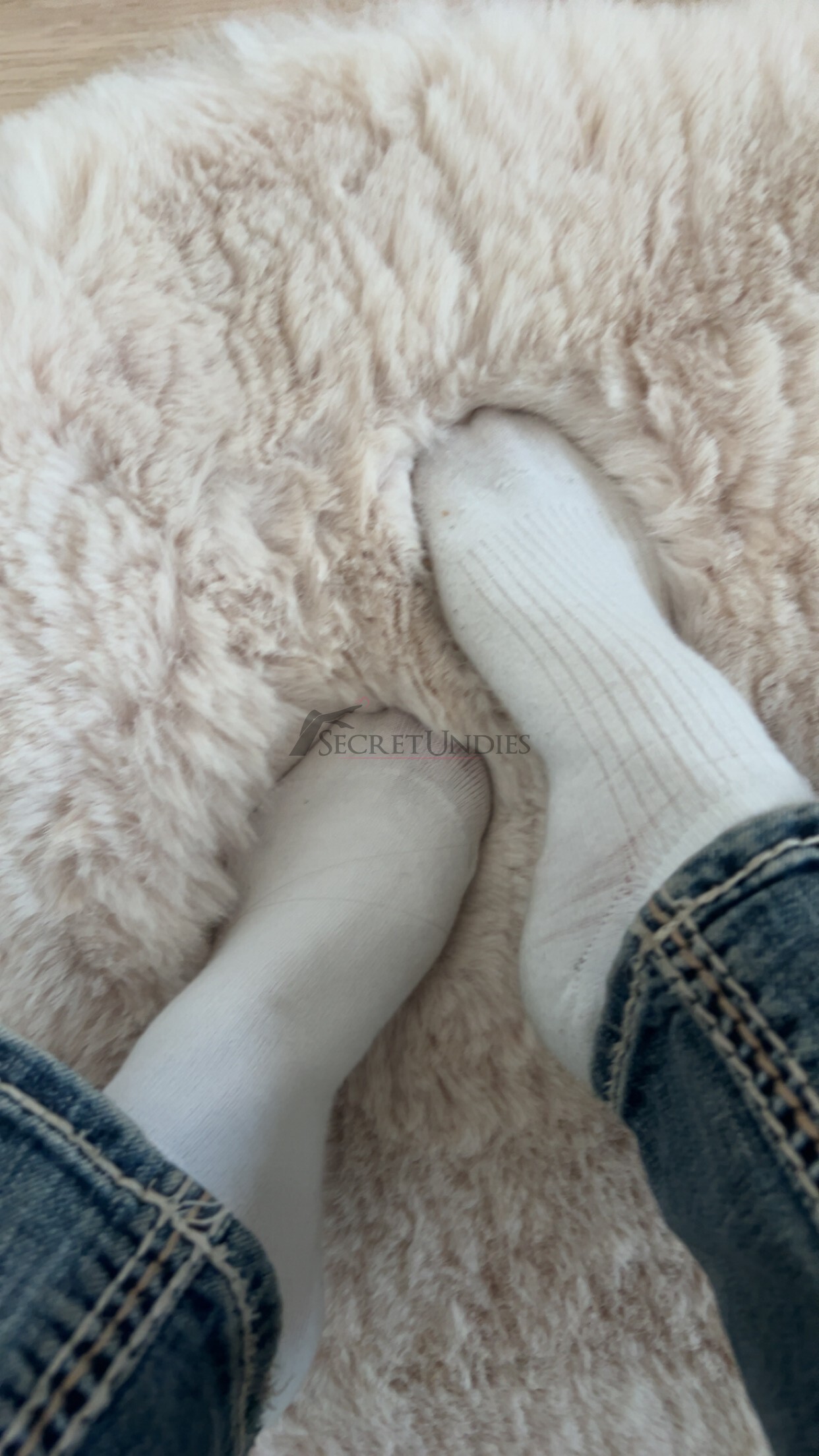 Dirty Cloud Steps – Weiße Alltagssocken (48 Stunden getragen) 🤍 3 Dirty Cloud Steps – Weiße Alltagssocken (48 Stunden getragen) 🤍 – Bild 3