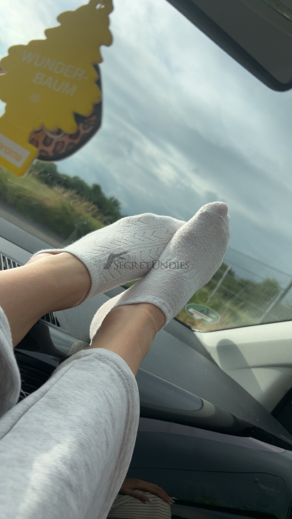 Cloud Ride – Weiße Wohlfühlsocken🤍🧦 5 Cloud Ride – Weiße Wohlfühlsocken🤍🧦 – Bild 5
