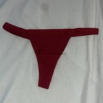 Double Comfort besteht aus zwei meiner bequemsten Alltags-Strings. Durch das weiche Material und den angenehmen Schnitt trage ich sie besonders gerne an entspannten Tagen zu Hause, unterwegs oder bei alltäglichen Aktivitäten. Gerade weil sie so schlicht und bequem sind, gehören sie regelmäßig zu meinen meistgetragenen Modellen. Kein kratzender Stoff, keine aufwendigen Details – einfach zwei gemütliche Lieblingsstücke für jeden Tag. Mit diesem Angebot erhältst du gleich beide Strings und kannst selbst entscheiden, wie lange sie vor dem Versand getragen werden sollen. So wird jede Bestellung individuell auf deine Wünsche abgestimmt. 🩶 2 Strings – 1 Preis – maximale Gemütlichkeit.❤️ 7 Double Comfort besteht aus zwei meiner bequemsten Alltags-Strings. Durch das weiche Material und den angenehmen Schnitt trage ich sie besonders gerne an entspannten Tagen zu Hause, unterwegs oder bei alltäglichen Aktivitäten. Gerade weil sie so schlicht und bequem sind, gehören sie regelmäßig zu meinen meistgetragenen Modellen. Kein kratzender Stoff, keine aufwendigen Details – einfach zwei gemütliche Lieblingsstücke für jeden Tag. Mit diesem Angebot erhältst du gleich beide Strings und kannst selbst entscheiden, wie lange sie vor dem Versand getragen werden sollen. So wird jede Bestellung individuell auf deine Wünsche abgestimmt. 🩶 2 Strings – 1 Preis – maximale Gemütlichkeit.❤️