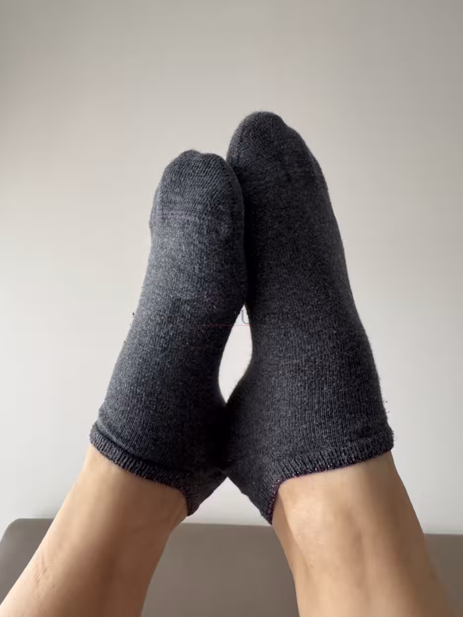 Getragene Socken nur für DICH! ✨ – Bild 2