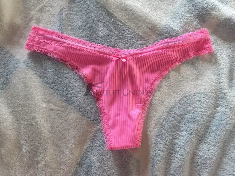 Pinker Slip mit Schleifchen