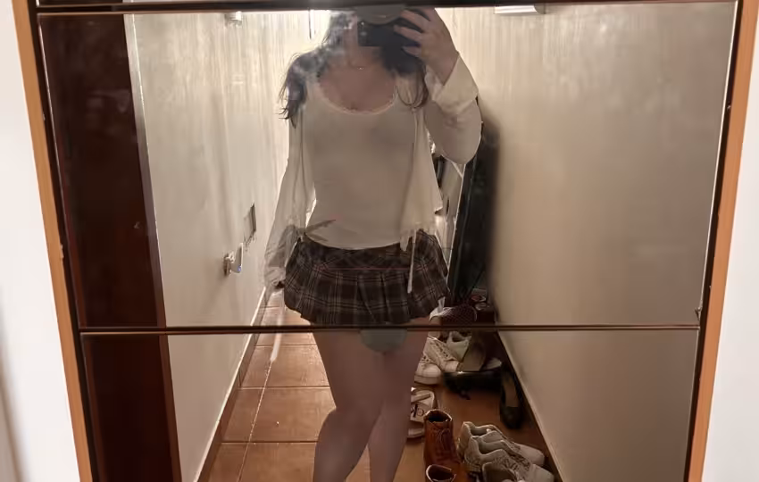 Verspielter & unwiderstehlicher slip einer süßen schülerin (18) xs