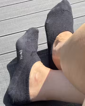 Kategorie getragene Jeans & Hosen kaufen 3 🖤 Schwarze Sneakersocken | 12 Stunden getragen | Gr. 39