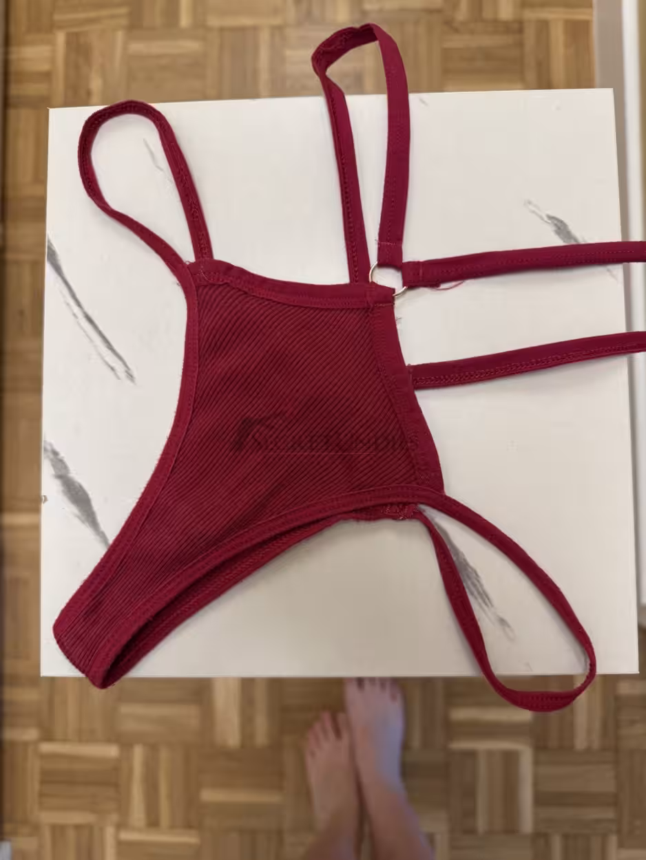 Verführung in Rot - durchgeschwitzter Tanga nach einem h a r t e n Bürotag - sanfte Baumwolle, Größe M – Bild 5