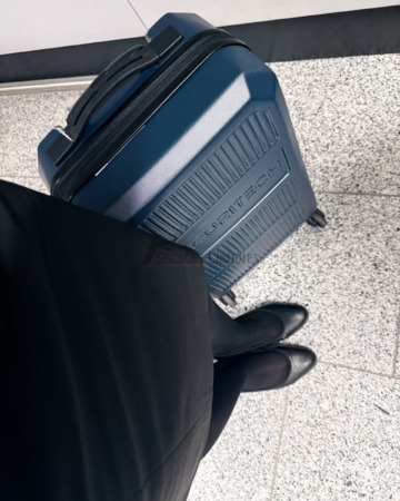 Cabin Crew 40 DEN – Flight Worn