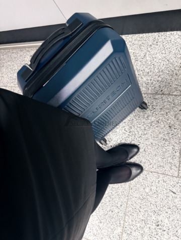 Cabin Crew 40 DEN – Flight Worn
